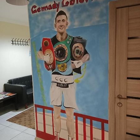 Makenty House Astanaホステル エクステリア 写真